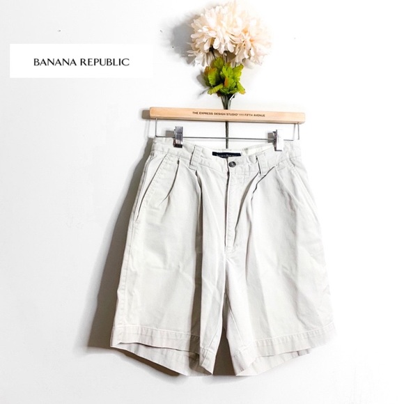 Banana Republic Pants - Banana Republic chino shorts size 28